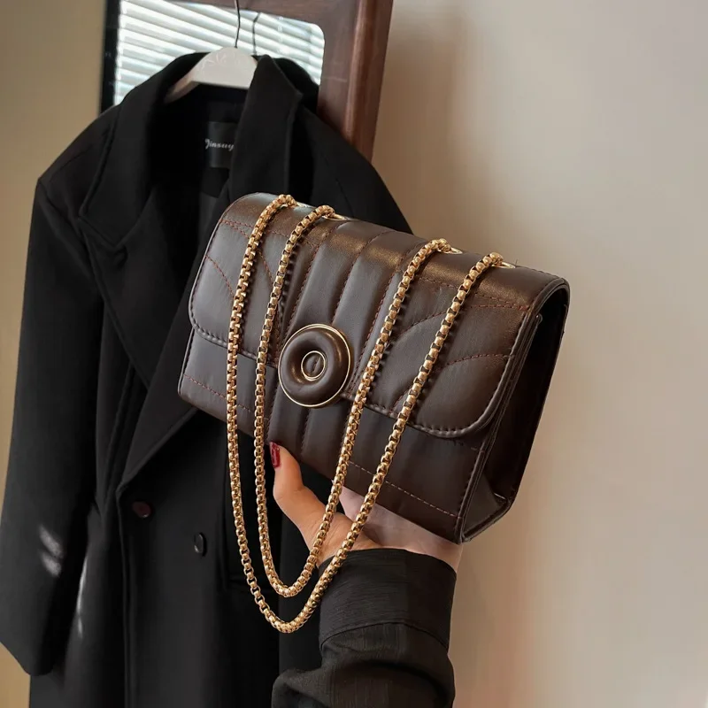 Women's Shoulder Bag High Quality Crossbody Commuter New Small Square Bag Magnetic Buckle Gold Metal Shoulder Strap
Women's Shoulder Bag High Quality Crossbody Commuter New Small Square Bag Magnetic Buckle Gold Metal Shoulder Strap