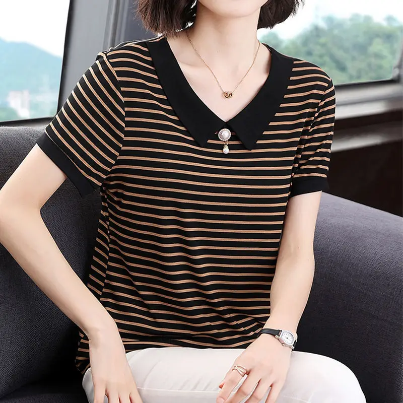 Striped short-sleeved t-shirt female 2022 summer new loose foreign small shirt fashion age collection Middle-aged mother shirt
Striped short-sleeved t-shirt female 2022 summer new loose foreign small shirt fashion age collection Middle-aged mother shirt