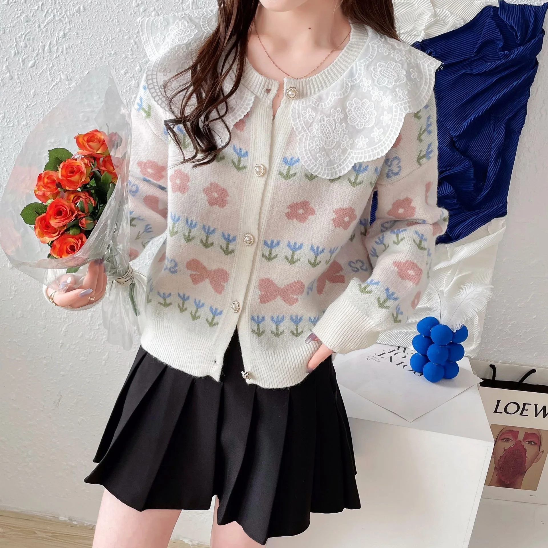 Vintage Flower Jacquard Doll Neck Cardigan Sweaters 2022 New Fashion Women's Design Peter Pan Collar Sweet Chic Lace Decor Tops
Vintage Flower Jacquard Doll Neck Cardigan Sweaters 2022 New Fashion Women's Design Peter Pan Collar Sweet Chic Lace Decor Tops