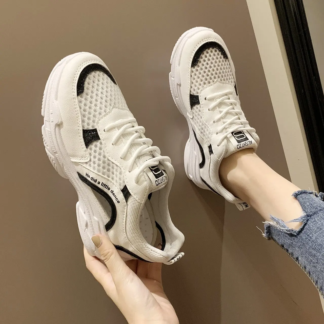 Ladies Casual Mesh Running Shoes Autumn Summer Thick Sole Sneakers Flat Platform Thick Sole Sneakers Ladies Tennis Shoes
Ladies Casual Mesh Running Shoes Autumn Summer Thick Sole Sneakers Flat Platform Thick Sole Sneakers Ladies Tennis Shoes
