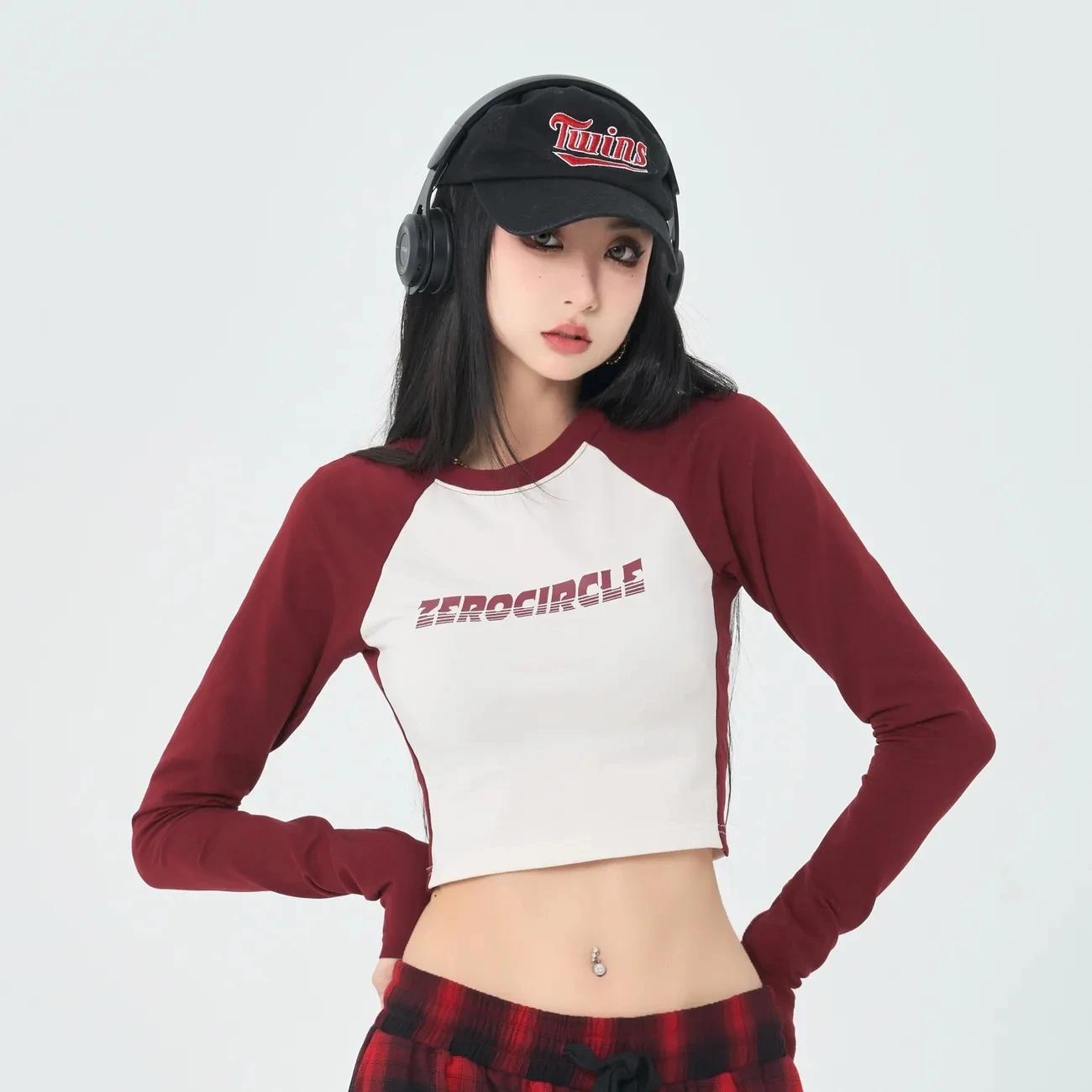 Aesthetic Women Letter Print Gothic Crop Top Streetwear Grunge Baby Tee Vintage Casual Short Sleeve T-Shirt Y2k Clothes Emo
Aesthetic Women Letter Print Gothic Crop Top Streetwear Grunge Baby Tee Vintage Casual Short Sleeve T-Shirt Y2k Clothes Emo