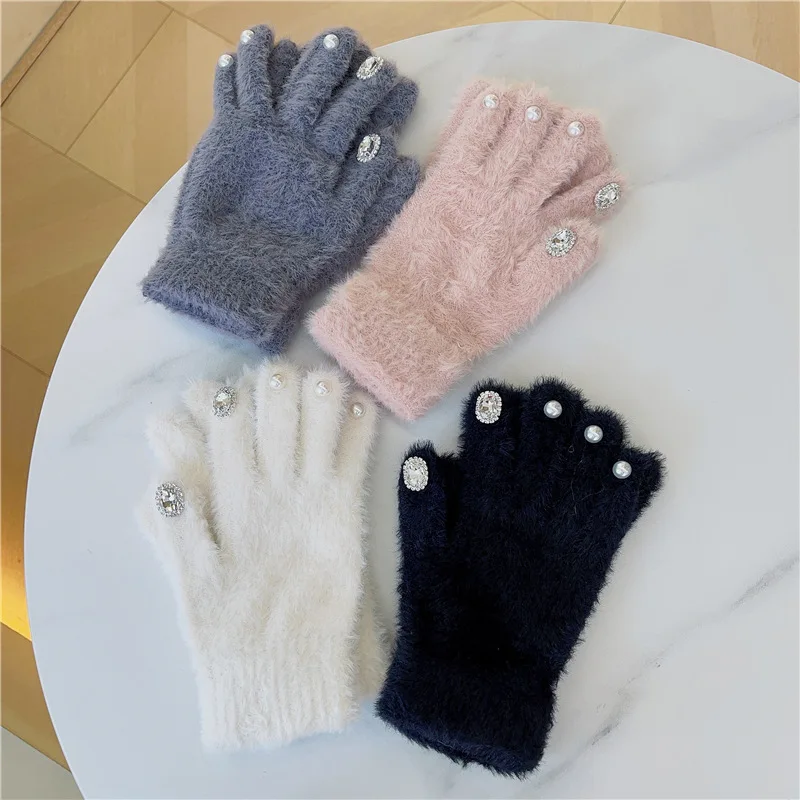 Rhinestone Pearl Gloves Hot Girl Heavy Industry Rabbit Fur Gloves Luxury Plus Velvet Gloves Women Warm Split-point Woven Mittens
Rhinestone Pearl Gloves Hot Girl Heavy Industry Rabbit Fur Gloves Luxury Plus Velvet Gloves Women Warm Split-point Woven Mittens