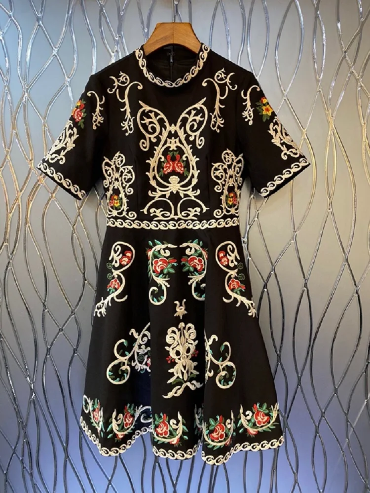 High Quality Cotton Dress 2022 Spring Summer Fashionable Women Lurex Embroidery Short Sleeve Slim Fit A-Line Vintage Dress
High Quality Cotton Dress 2022 Spring Summer Fashionable Women Lurex Embroidery Short Sleeve Slim Fit A-Line Vintage Dress
