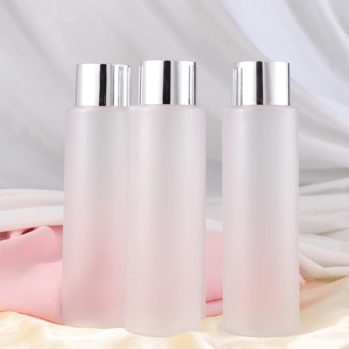 

4pcs Refillable Empty Bottle Vial Jar Pot Lotion Shower Shampoo Storage Container With Cap For Home Travel 200ml