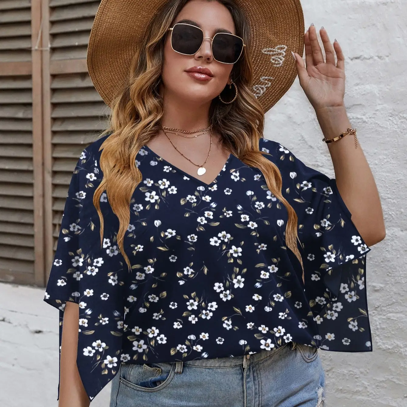 Women Large Plus Size 4XL Blouses 2022 Autumn Deep Blue Floral Print Curvy T Shirts Half Sleeve V Neck Loose Vintage Casual Tops
Women Large Plus Size 4XL Blouses 2022 Autumn Deep Blue Floral Print Curvy T Shirts Half Sleeve V Neck Loose Vintage Casual Tops