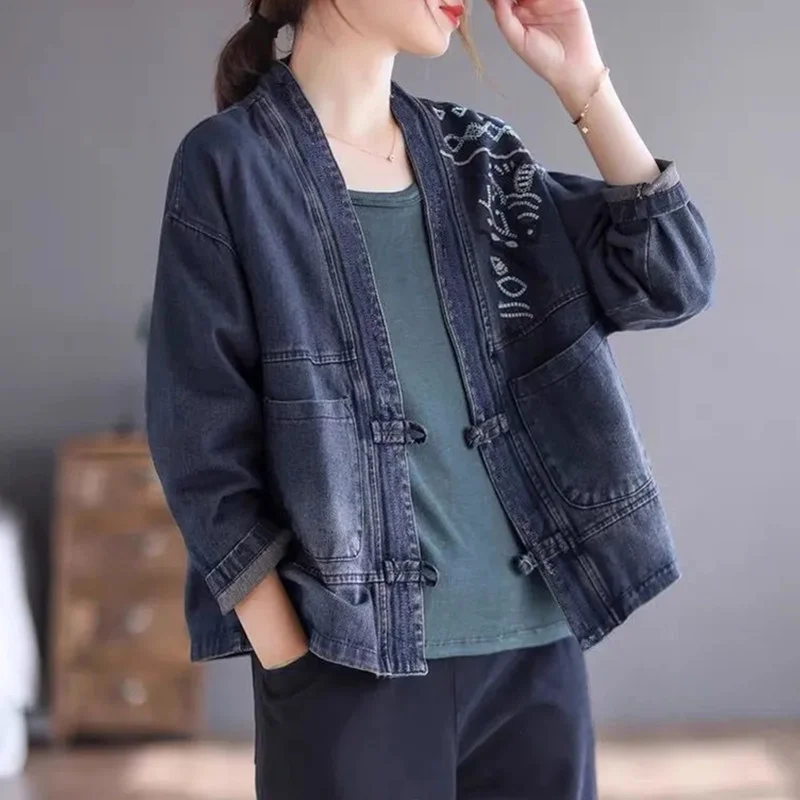 Spring Fashion Women Denim Jacket Slim Casual Short Embroidered Cardigan Ladies Vintage Biker Coat Female Jeans Jacket Outerwear
Spring Fashion Women Denim Jacket Slim Casual Short Embroidered Cardigan Ladies Vintage Biker Coat Female Jeans Jacket Outerwear