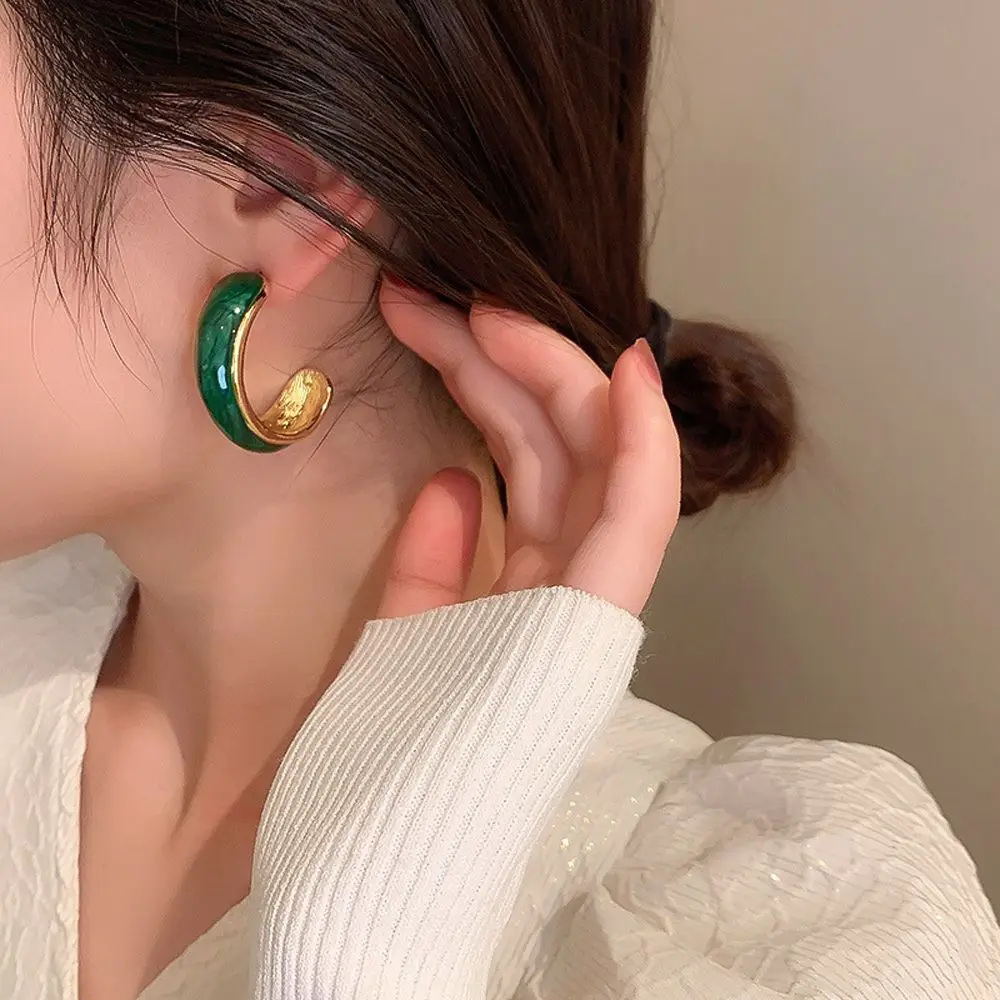Retro Dripping Oil C-Shape Temperament Party Color Glaze Alloy Korean Style Earrings Round Stud Earrings Women Earrings
Retro Dripping Oil C-Shape Temperament Party Color Glaze Alloy Korean Style Earrings Round Stud Earrings Women Earrings