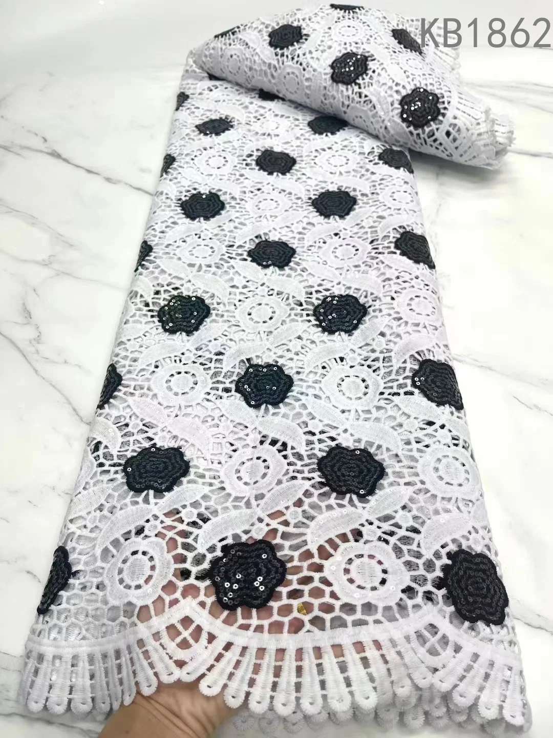 High Quality Cord Lace African Fabrics by 5 Yards Of Sequins Black And White Guipure Tulle Lace For Nigeria Wedding Dress KB1862
High Quality Cord Lace African Fabrics by 5 Yards Of Sequins Black And White Guipure Tulle Lace For Nigeria Wedding Dress KB1862