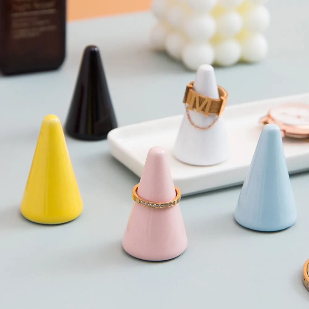Ceramic Jewelry Props Organizer Tray Small Ring Holder Ring Display Rack Jewelry Packaging Jewelry Display Stand
Ceramic Jewelry Props Organizer Tray Small Ring Holder Ring Display Rack Jewelry Packaging Jewelry Display Stand