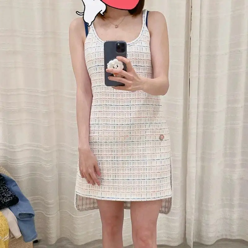 Runway Fashion Tweed Double Pocket Waist Slim Sleeveless Midi Dress Summer Women Suspender Elegant Dresses 2022 Summer Brand New
Runway Fashion Tweed Double Pocket Waist Slim Sleeveless Midi Dress Summer Women Suspender Elegant Dresses 2022 Summer Brand New