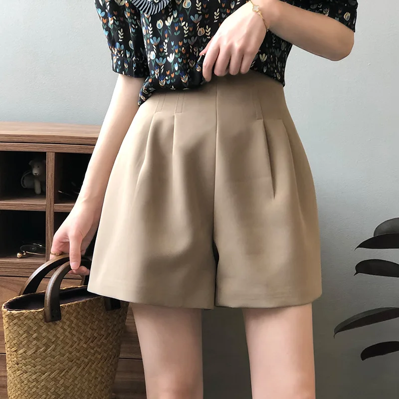 Summer High Waist Suit Shorts for Women, College with A Wide-Leg A-Line Silhouette, Perfect for A Fashionable and Playful Look
Summer High Waist Suit Shorts for Women, College with A Wide-Leg A-Line Silhouette, Perfect for A Fashionable and Playful Look