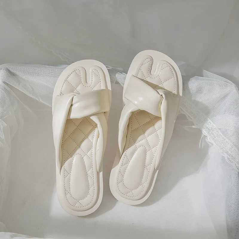 Women Summer Flat Slippers Ladies New Outdoor Beach Fashion Shoes Casual Comfortable Soft Bottom Flip Flop Zapatillas Chaussures
Women Summer Flat Slippers Ladies New Outdoor Beach Fashion Shoes Casual Comfortable Soft Bottom Flip Flop Zapatillas Chaussures