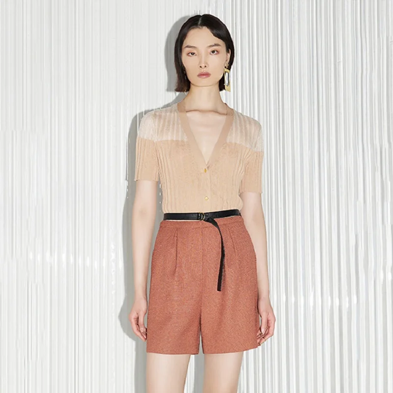 2022summer new products contrast color stitching single-breasted knitted cardigan thin section short-sleeved T-shirt women's top
2022summer new products contrast color stitching single-breasted knitted cardigan thin section short-sleeved T-shirt women's top