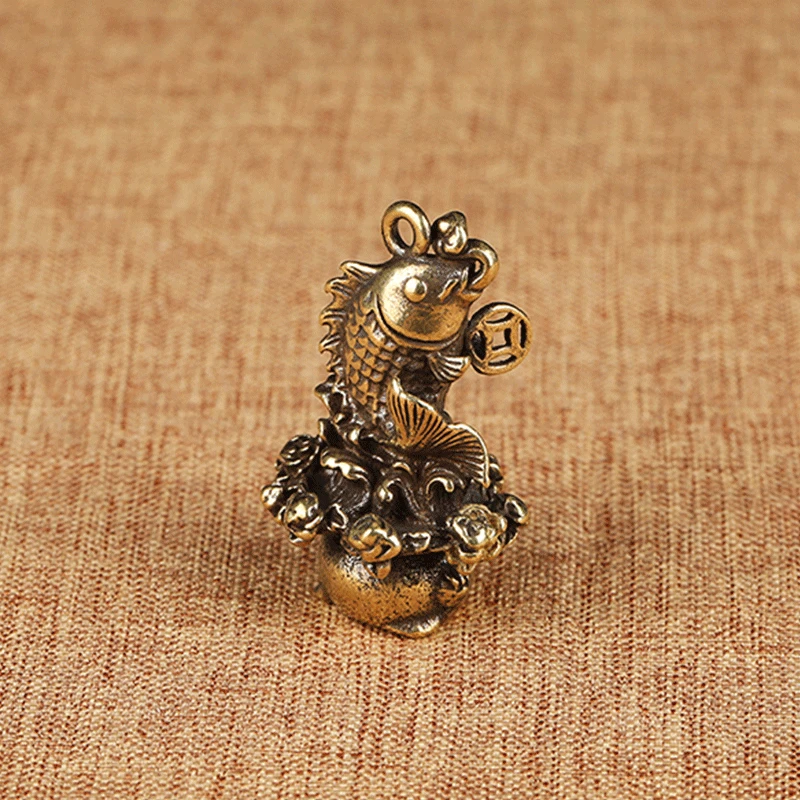 Искусство редкая китайская коллекция Чистая медь маленькая золотая рыбка подарок статуэтки
Искусство редкая китайская коллекция Чистая медь маленькая золотая рыбка подарок статуэтки