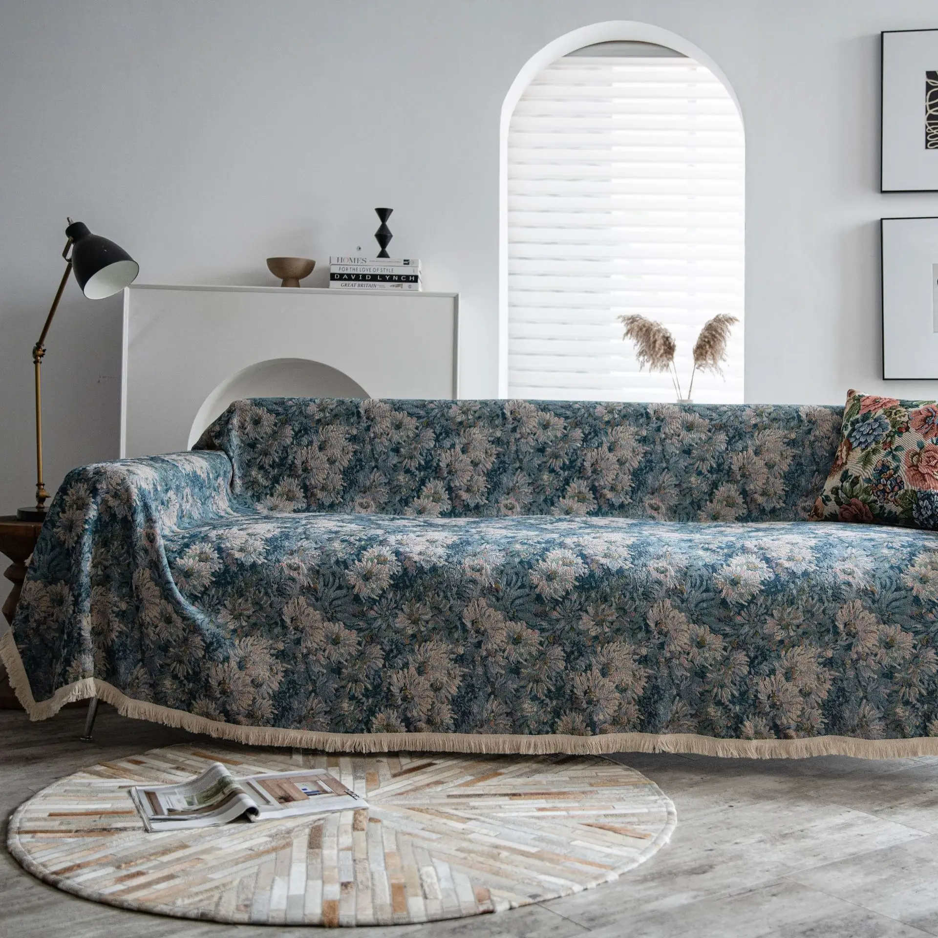American country blue flower jacquard thick retro sofa towel sunflower oil painting sofa dust cover sofa covers for living room
American country blue flower jacquard thick retro sofa towel sunflower oil painting sofa dust cover sofa covers for living room