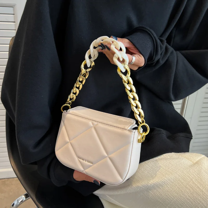 Summer 2022 Trend Women's Bags Luxury Design Purse and Handbags for Women Chain Cross Body Bags Female Bags Women Side Bag
Summer 2022 Trend Women's Bags Luxury Design Purse and Handbags for Women Chain Cross Body Bags Female Bags Women Side Bag