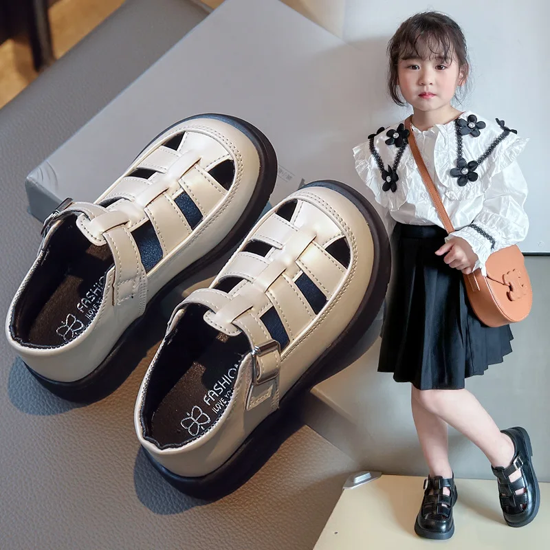 Children's Hollow Sandals In The Summer of 2023 New Flat-bottomed Children's Roman Shoes Little Girls Casual Baotou Sandals
Children's Hollow Sandals In The Summer of 2023 New Flat-bottomed Children's Roman Shoes Little Girls Casual Baotou Sandals