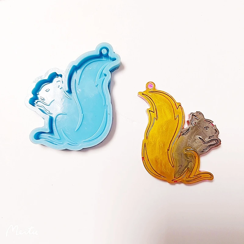 DIY Squirrel Parrot Butterfly Shape Ornament Resin Mold Keychain Hanging Pendant Silicone Mould Jewelry Bag Charms Casting Tool
DIY Squirrel Parrot Butterfly Shape Ornament Resin Mold Keychain Hanging Pendant Silicone Mould Jewelry Bag Charms Casting Tool