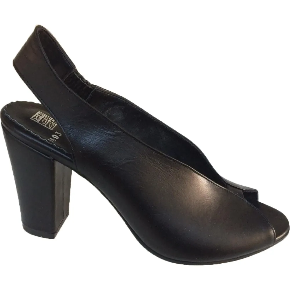 Элегантная черная кожаная обувь Dorlie на толстом каблуке большого размера
Элегантная черная кожаная обувь Dorlie на толстом каблуке большого размера