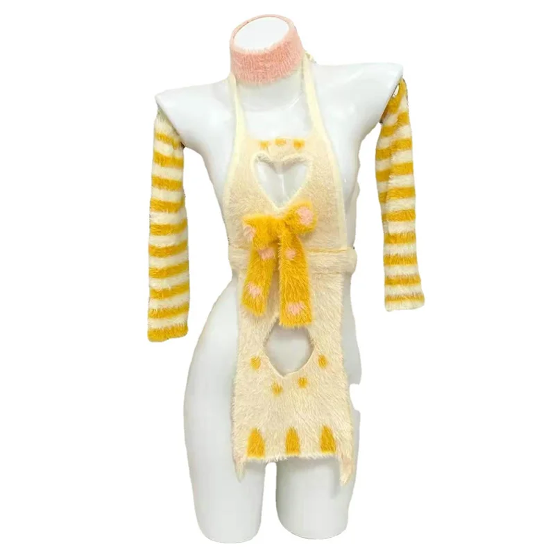 2022 New Arrvial Catwoman Cosplay Costumes Yellow Open Chest Cat Apron Sweater Kawaii Hollow Out Catwoman Suit Anime Clothes 
2022 New Arrvial Catwoman Cosplay Costumes Yellow Open Chest Cat Apron Sweater Kawaii Hollow Out Catwoman Suit Anime Clothes