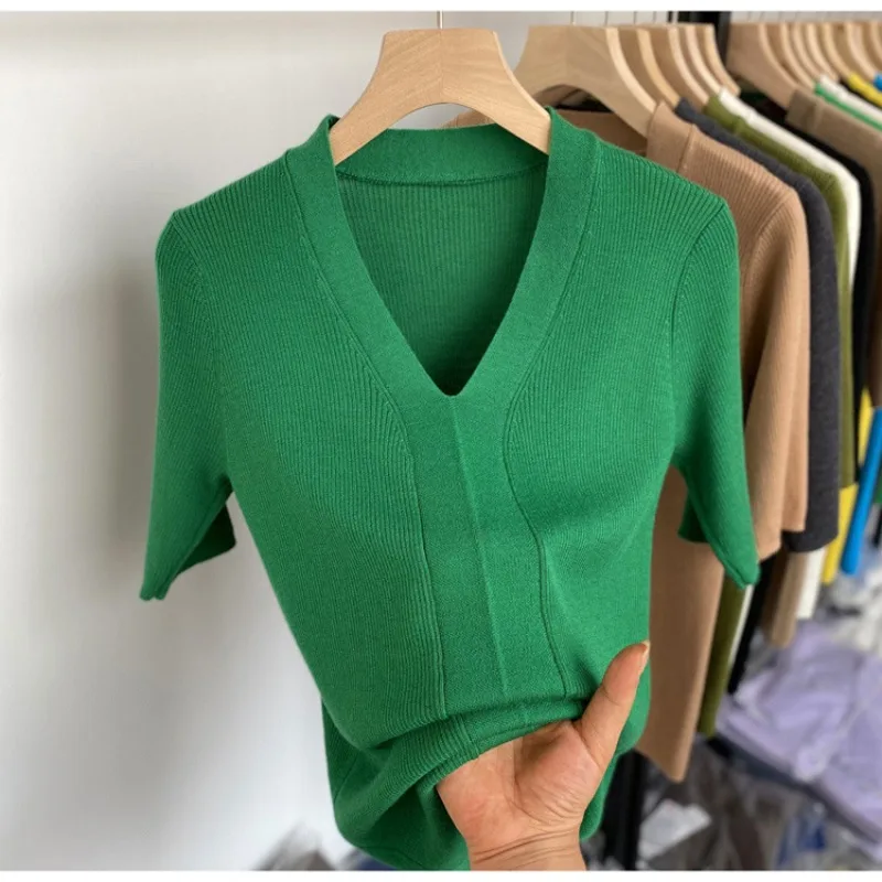 Блузка женская с коротким рукавом и V-образным вырезом, облегающая Повседневная однотонная зеленая трикотажная рубашка в Корейском стиле, Y2k, лето
Блузка женская с коротким рукавом и V-образным вырезом, облегающая Повседневная однотонная зеленая трикотажная рубашка в Корейском стиле, Y2k, лето
