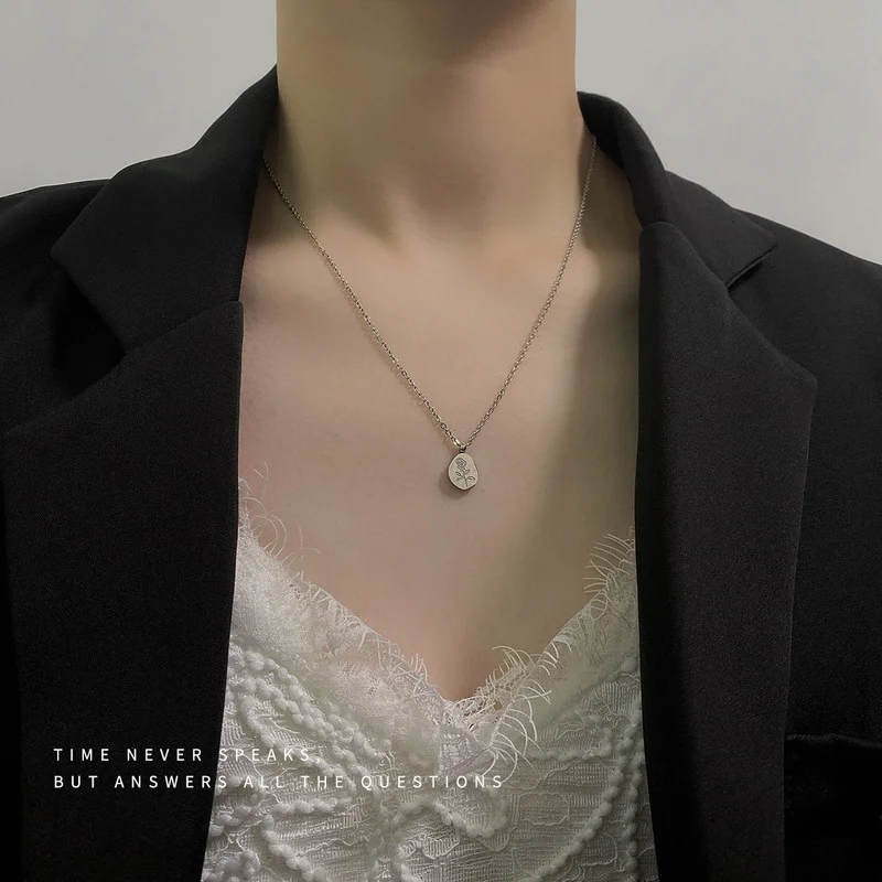 Titanium Steel Tulip Flower Necklace for Women Light Luxury INS Style Fashion Clavicle Chain Female Pendant Jewelry Gift
Titanium Steel Tulip Flower Necklace for Women Light Luxury INS Style Fashion Clavicle Chain Female Pendant Jewelry Gift