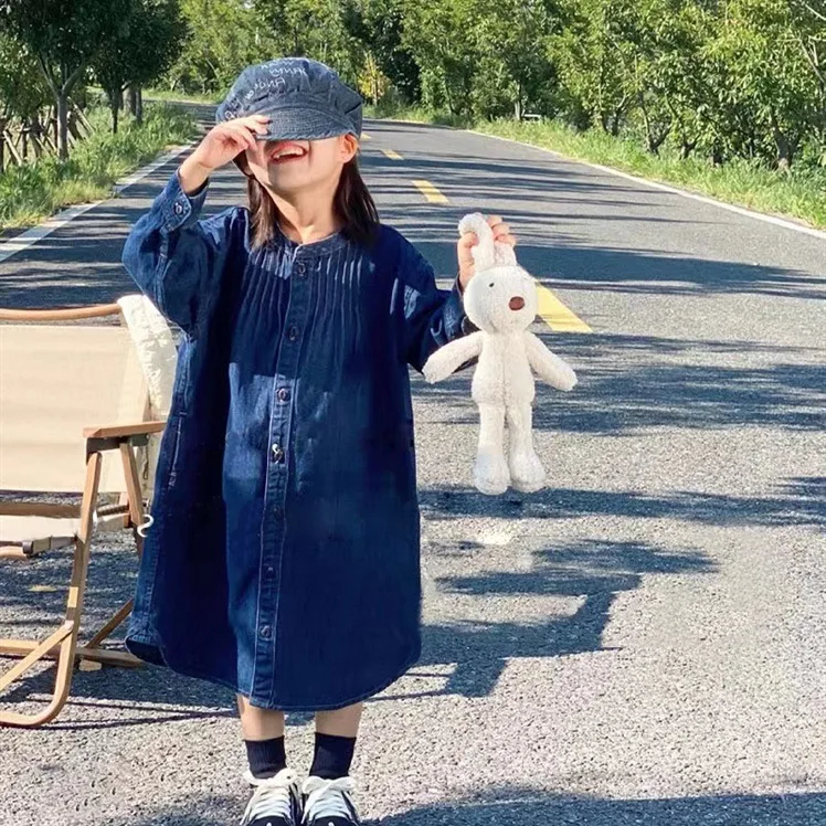 Демисезонное хлопковое джинсовое платье для девочек, свободное однобортное платье с длинным рукавом и круглым вырезом, одежда для маленьких девочек, 2023
Демисезонное хлопковое джинсовое платье для девочек, свободное однобортное платье с длинным рукавом и круглым вырезом, одежда для маленьких девочек, 2023