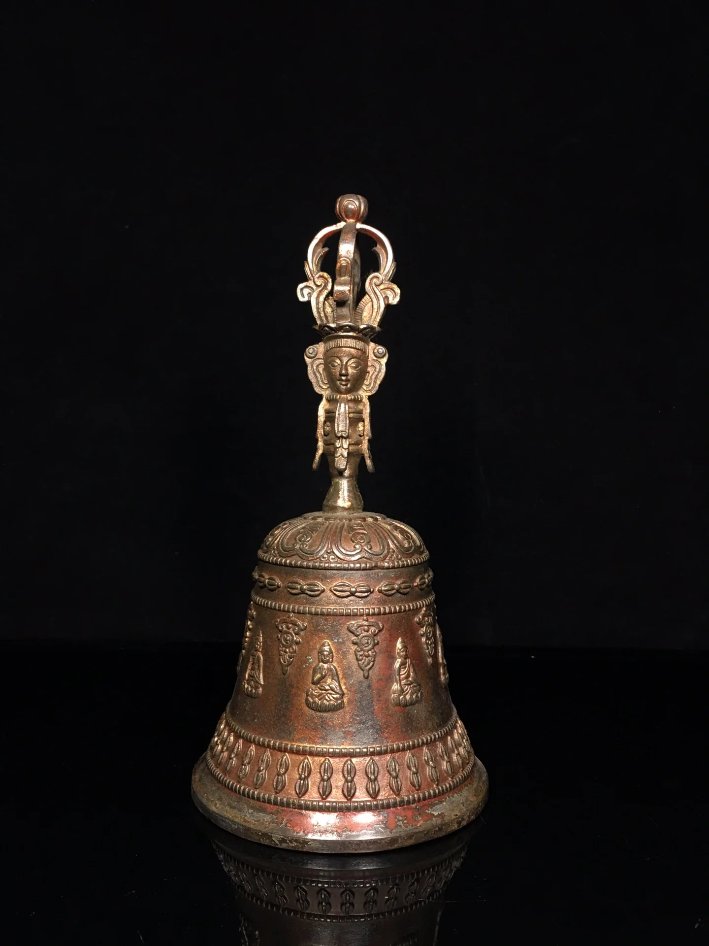 10"Tibet Temple Collection Old Bronze Cinnabar alluvial gold Sakyamuni Buddha Bell Ring Bell Amulet Dharma Town house Exorcism
10"Tibet Temple Collection Old Bronze Cinnabar alluvial gold Sakyamuni Buddha Bell Ring Bell Amulet Dharma Town house Exorcism