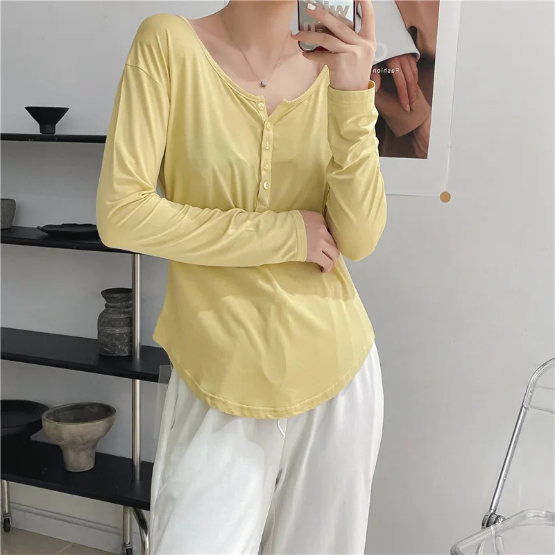 Spring and summer Korean version of the long-sleeved half-open collar T-shirt long-sleeved women's summer sunscreen top women
Spring and summer Korean version of the long-sleeved half-open collar T-shirt long-sleeved women's summer sunscreen top women