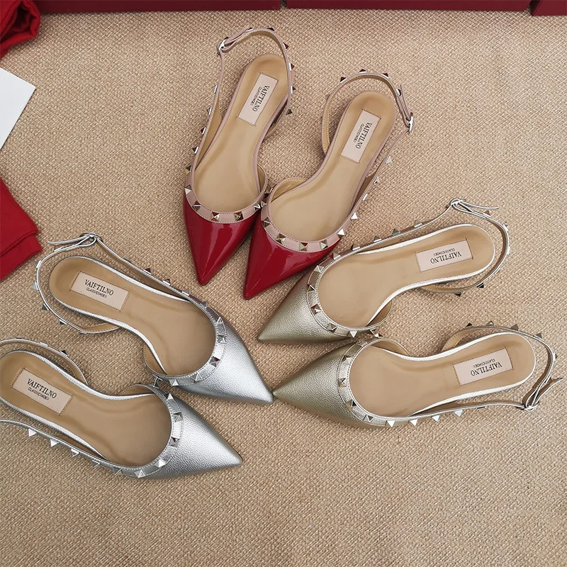 2022 New Ladies Party Rivets Flatl Wedding Sandal Shoes Women Summer Sexy High Heel Ankle Strap Sandals Shoes with V Dust Bag
2022 New Ladies Party Rivets Flatl Wedding Sandal Shoes Women Summer Sexy High Heel Ankle Strap Sandals Shoes with V Dust Bag