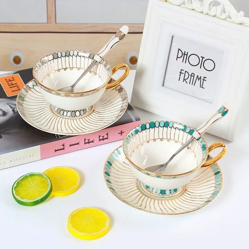 European Bone China Coffee Cups Set French Luxury Ceramic Afternoon Tea Tea Set Flower Tea Cups Home Exquisite Court Style
European Bone China Coffee Cups Set French Luxury Ceramic Afternoon Tea Tea Set Flower Tea Cups Home Exquisite Court Style