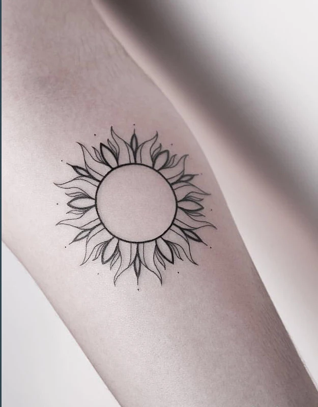 2022 New Sun Totem Art Waterproof Juice Tattoo Stickers for Woman Man Body Temporary Tattoo Hip-hop Fake Tattoo
2022 New Sun Totem Art Waterproof Juice Tattoo Stickers for Woman Man Body Temporary Tattoo Hip-hop Fake Tattoo
