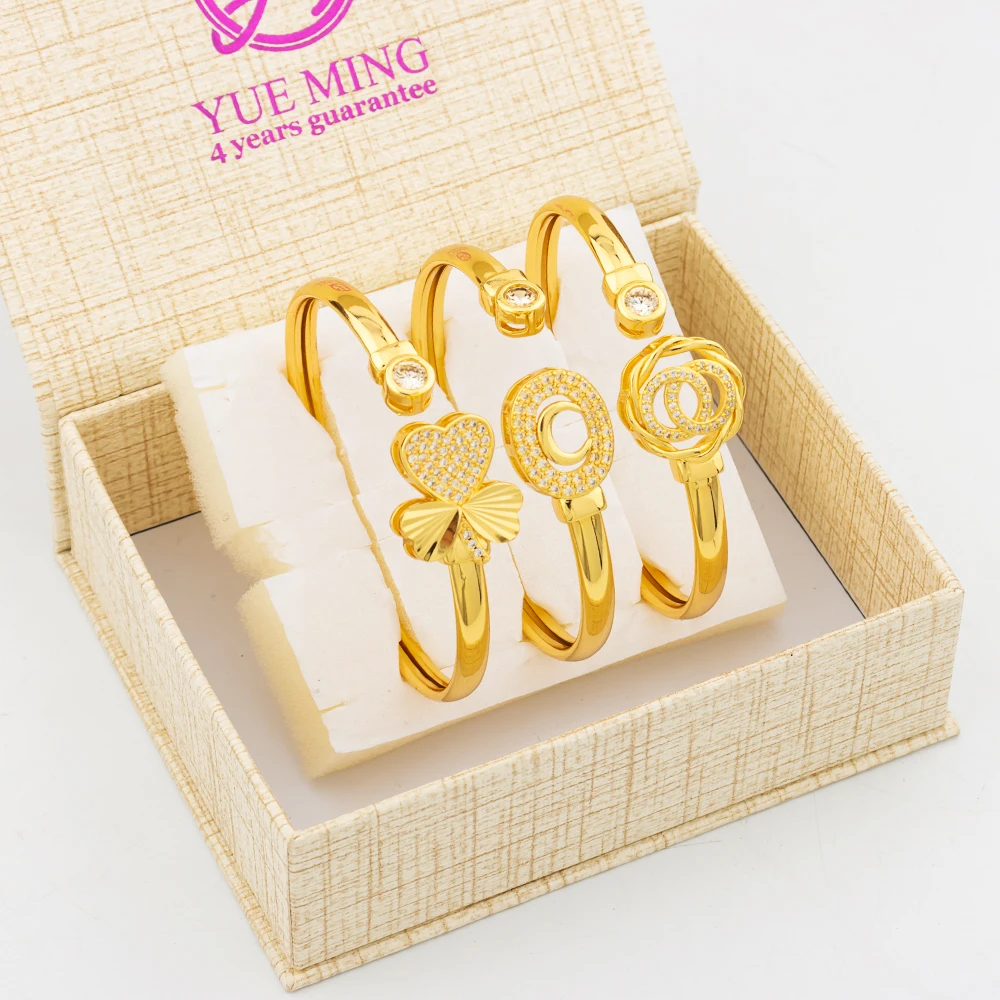 3pcs Gold Color Bangle for Women Stainless Steel Heart Circle Shape Bracelet Charm Chain New Unique Jewelry Wedding Bride Gift 
3pcs Gold Color Bangle for Women Stainless Steel Heart Circle Shape Bracelet Charm Chain New Unique Jewelry Wedding Bride Gift