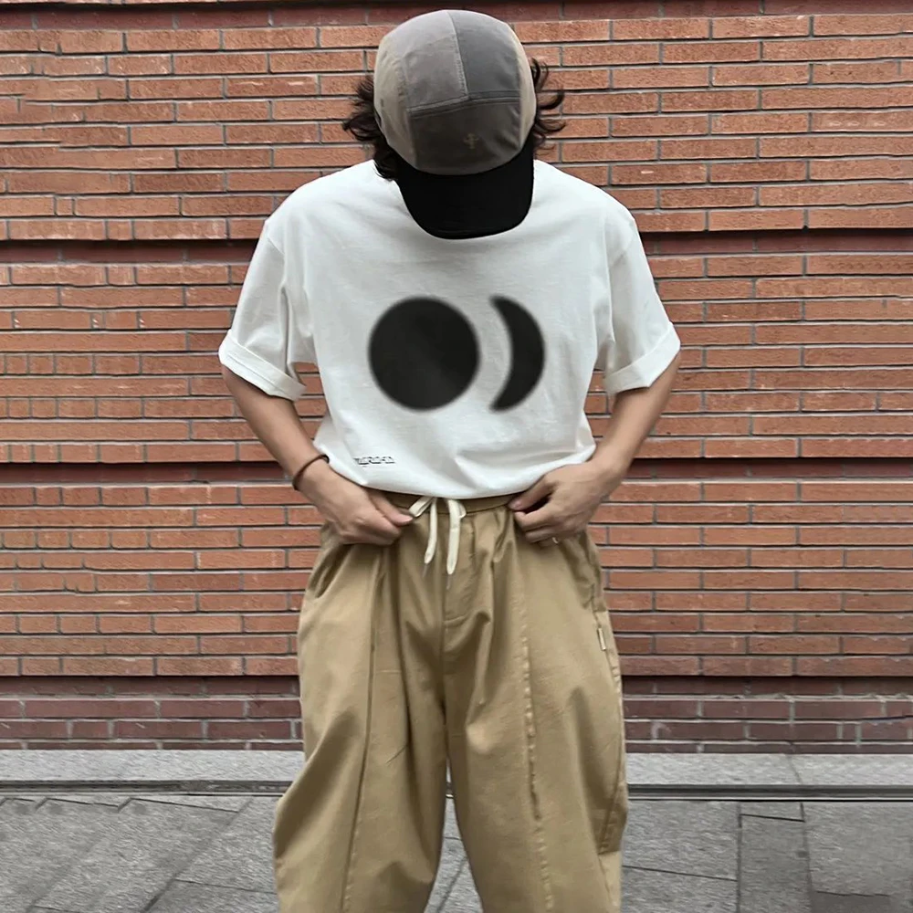 Summer Cotton Sports Short-sleeved Round Neck T-shirt Men's American Street Retro Personality Sun and Moon Print Casual Tops
Summer Cotton Sports Short-sleeved Round Neck T-shirt Men's American Street Retro Personality Sun and Moon Print Casual Tops