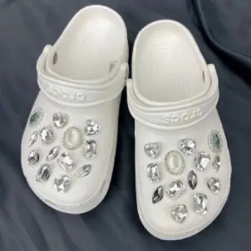 Винтажные подвески для обуви Crocs DIY, роскошные элегантные подвески для обуви, лидер продаж, Модные сабо, аксессуары высокого качества
Винтажные подвески для обуви Crocs DIY, роскошные элегантные подвески для обуви, лидер продаж, Модные сабо, аксессуары высокого качества
