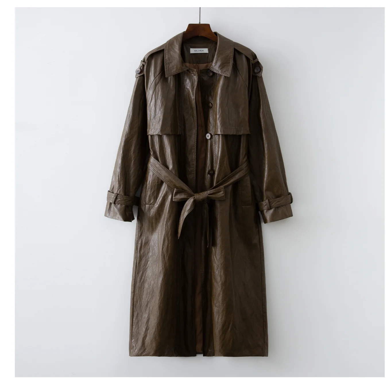 2022 Autumn New design Runway Designer Leather Maxi Long Trench Coat With Belt Chic Female PU Windbreaker Classic
2022 Autumn New design Runway Designer Leather Maxi Long Trench Coat With Belt Chic Female PU Windbreaker Classic