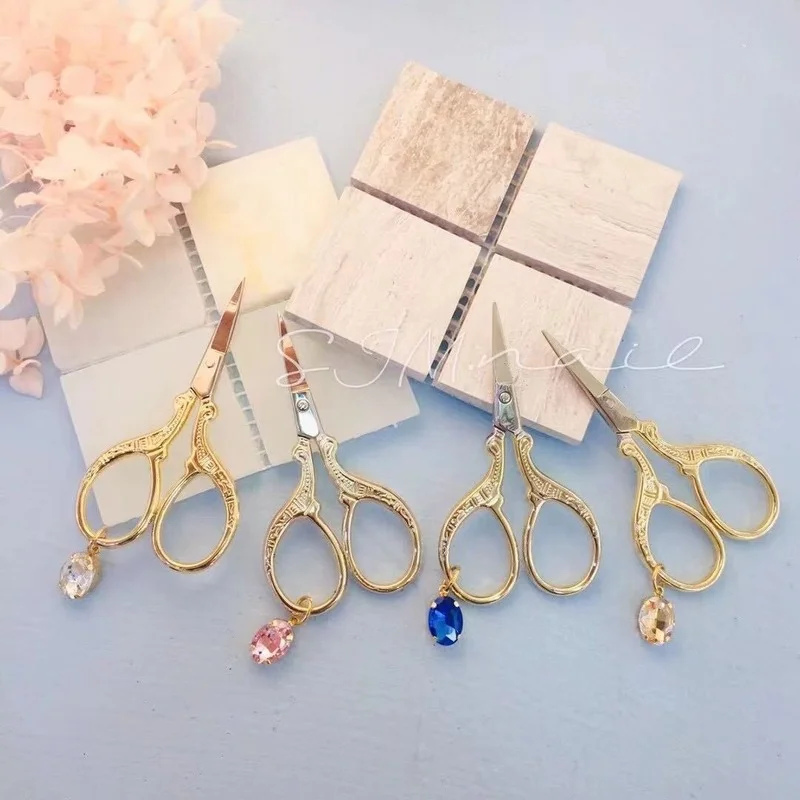 1 шт., инструмент для маникюра, из нержавеющей стали 
1 шт., инструмент для маникюра, из нержавеющей стали