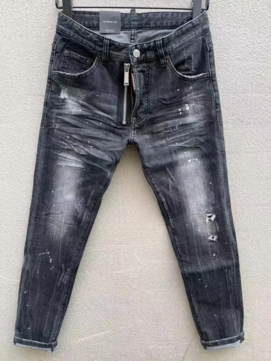 D2 Jeans Men's Spring New Rework Reprint Locomotive Badge Embroidery Slim Fit Pants Elastic Fashion Brand
D2 Jeans Men's Spring New Rework Reprint Locomotive Badge Embroidery Slim Fit Pants Elastic Fashion Brand