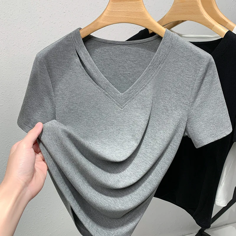 Short sleeved T-shirt Summer 2023 New Women's Fashion Shoulder Digging V-Neck Hollow out Collar Collar Waist Closing Unique Top
Short sleeved T-shirt Summer 2023 New Women's Fashion Shoulder Digging V-Neck Hollow out Collar Collar Waist Closing Unique Top