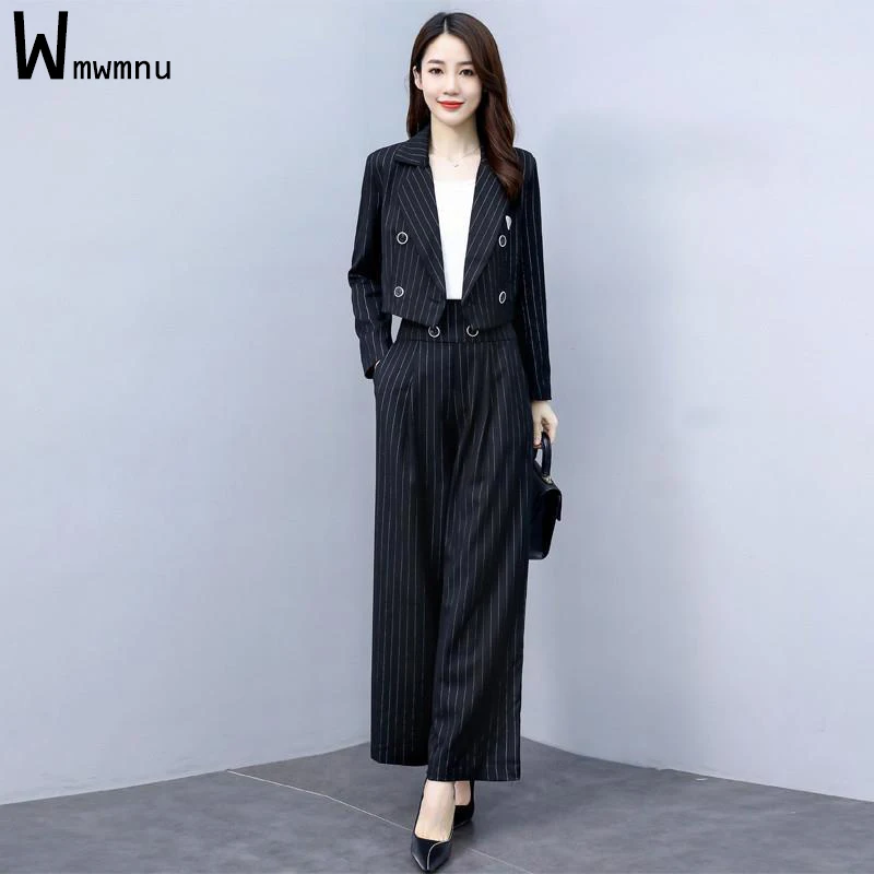 Женский офисный костюм-двойка с шортами и брюками с высокой талией
Женский офисный костюм-двойка с шортами и брюками с высокой талией