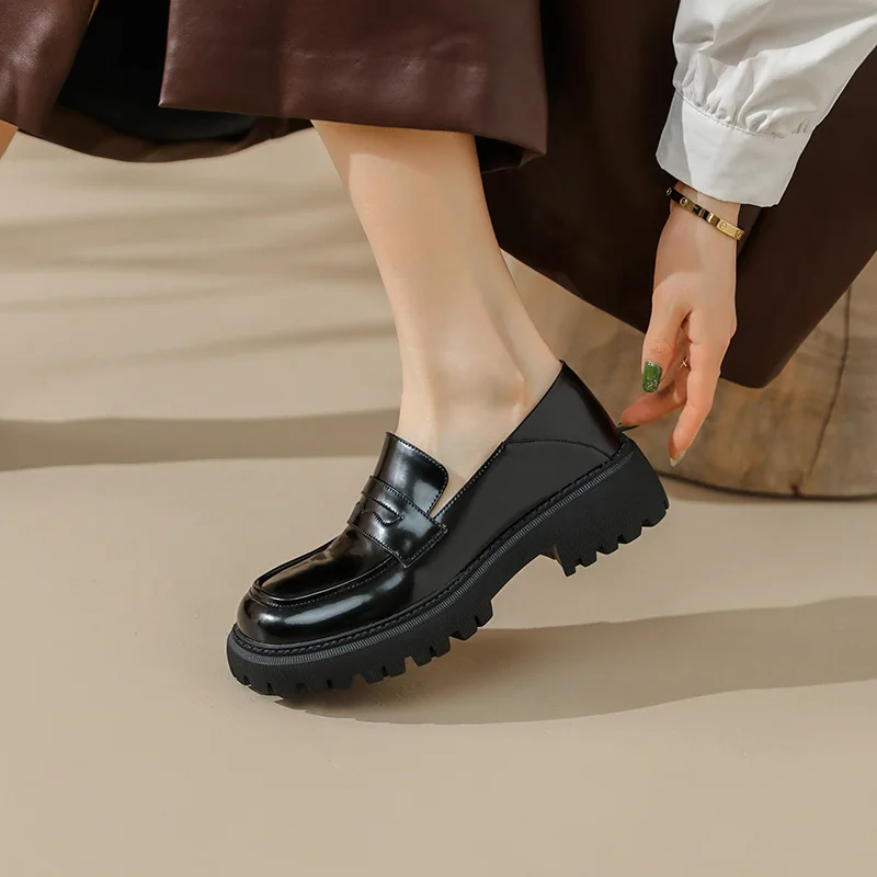 2022 New Spring Genuine Leather Women Shoes Casual Loafers Round Toe Flat Platform Shoes Woman Pumps shoes women
2022 New Spring Genuine Leather Women Shoes Casual Loafers Round Toe Flat Platform Shoes Woman Pumps shoes women