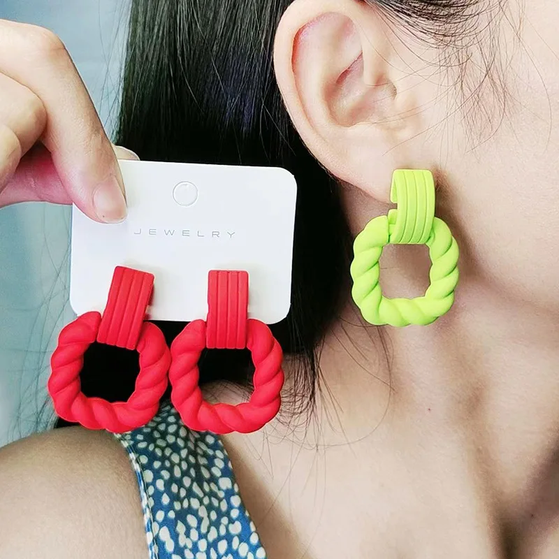 New Fashion Acrylic Women's Earrings Square Half Round Splice Sweet And Cute Fashion Simple Personalized Jewelry 
New Fashion Acrylic Women's Earrings Square Half Round Splice Sweet And Cute Fashion Simple Personalized Jewelry