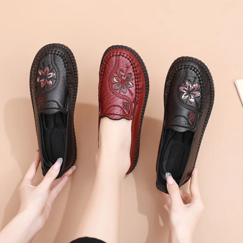 XIHAHA New Vintage Floral Splicing Colored Stitching Hook Loop Flat Shoes Spring Summer Casual Women Flat Shoes Sneakers with
XIHAHA New Vintage Floral Splicing Colored Stitching Hook Loop Flat Shoes Spring Summer Casual Women Flat Shoes Sneakers with