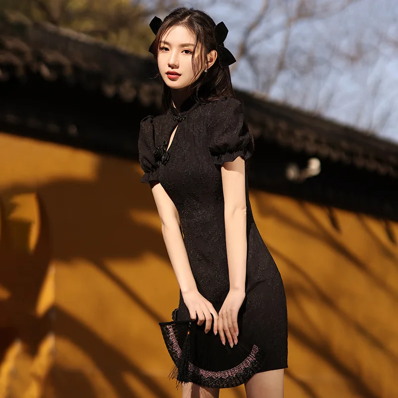 Gothic Black Satin Mandarin Collar Jacquard Short Sleeve Cheongsam Women 2022 Summer Sexy Slim Qipao Retro Party Evening Dress
Gothic Black Satin Mandarin Collar Jacquard Short Sleeve Cheongsam Women 2022 Summer Sexy Slim Qipao Retro Party Evening Dress