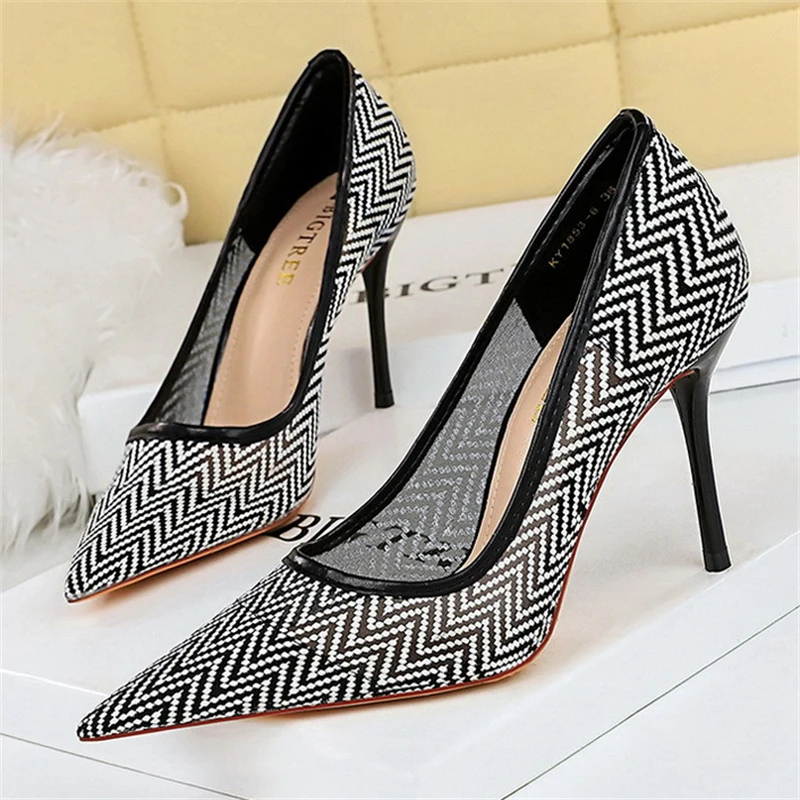 BIGTREE Spring Fashion Party High-Heeled Women's Shoes Casual Shallow Mouth Pointed Mesh Hollow Lace Sexy Dancing Single Shoes
BIGTREE Spring Fashion Party High-Heeled Women's Shoes Casual Shallow Mouth Pointed Mesh Hollow Lace Sexy Dancing Single Shoes