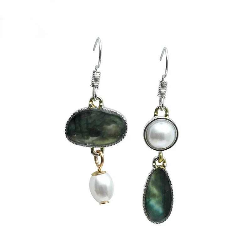Retro Baroque Style Fashion Asymmetric Ear Hook Earrings Women Vintage Irregular Pearl Earrings for Women's Party Jewelry
Retro Baroque Style Fashion Asymmetric Ear Hook Earrings Women Vintage Irregular Pearl Earrings for Women's Party Jewelry