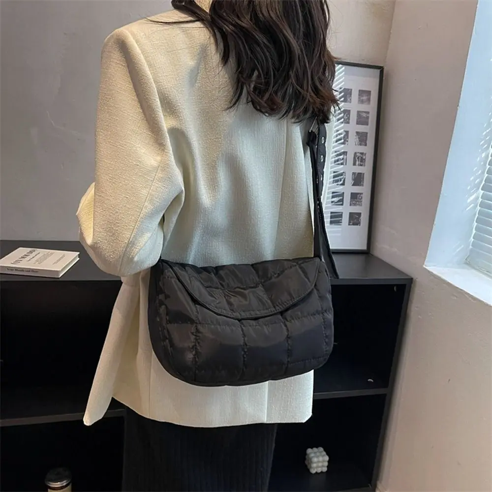 Shoulder Bag Lattice Pattern Casual Versatile Large Capacity Crossbody Bag Messenger bag Women Shoulder bag Handbag
Shoulder Bag Lattice Pattern Casual Versatile Large Capacity Crossbody Bag Messenger bag Women Shoulder bag Handbag