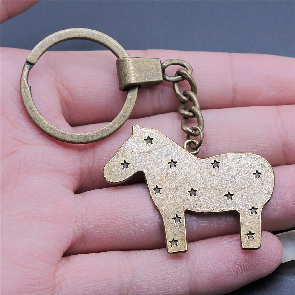 Мужской брелок Woemn, Прямая поставка, античный бронзовый цвет, 43x35 мм, брелок с подвеской в виде лошади, подарок
Мужской брелок Woemn, Прямая поставка, античный бронзовый цвет, 43x35 мм, брелок с подвеской в виде лошади, подарок