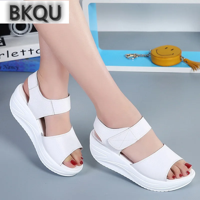 2022 New Summer Women's White Sandals Leather Platform Fashion Casual Ladies Ankle Strap PU Open Toe Velcro Shoes
2022 New Summer Women's White Sandals Leather Platform Fashion Casual Ladies Ankle Strap PU Open Toe Velcro Shoes