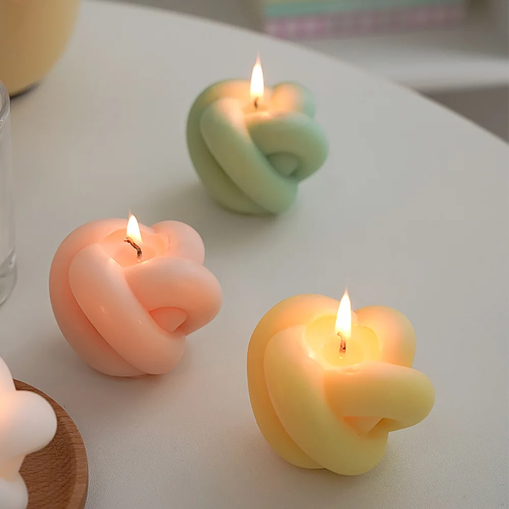 3D Wool Ball Candle Knotted Geometric Shape Ornament Handmade DIY Craft Tool Scented Baking Pastry Cake Scented Relaxing
3D Wool Ball Candle Knotted Geometric Shape Ornament Handmade DIY Craft Tool Scented Baking Pastry Cake Scented Relaxing